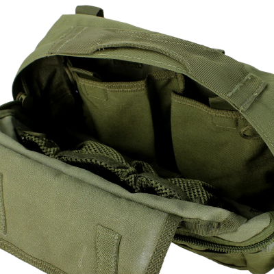 Bolsa verde militar com várias divisórias internas e fecho