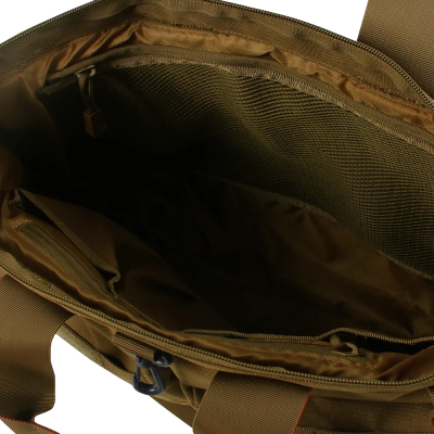 Bolsa tipo mochila castanha com vários compartimentos internos