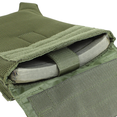 Mochila ou bolsa tática verde com fecho de velcro aberta mostrando interior cinza