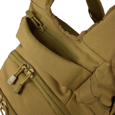 Mochila caqui com zíperes e alças acolchoadas em tecido resistente