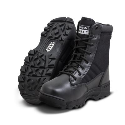 Botas táticas pretas com sola grossa e etiqueta ORIGINAL S.W.A.T.