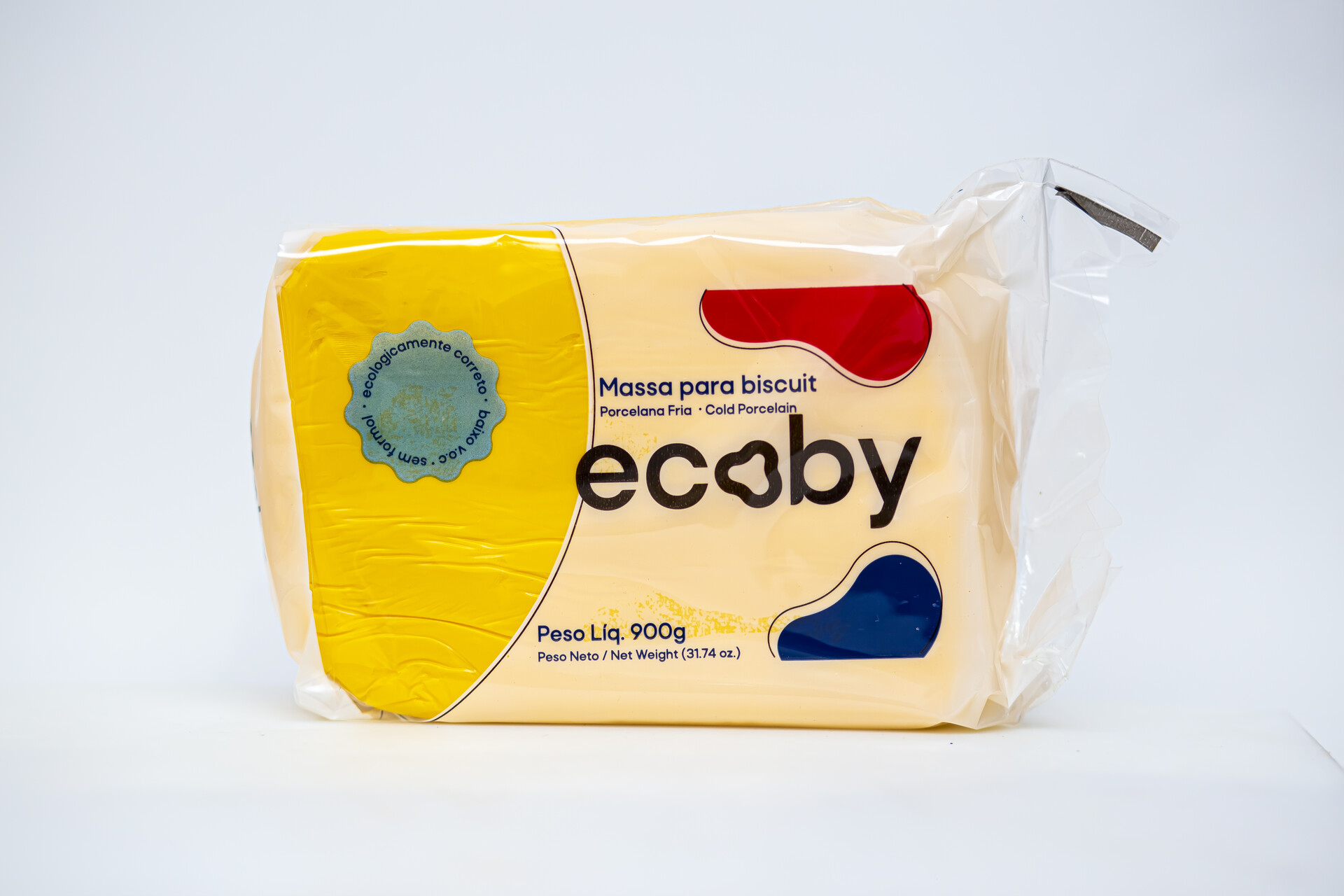 Massa Biscuit ecoby Cor 900g Bolo Ecoby de massa para biscuit em embalamento plástico amarelo com branco e detalhes em vermelho e azul