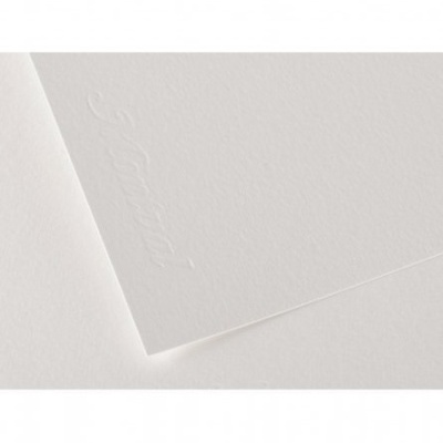 Folha de papel branco com marca de relevo