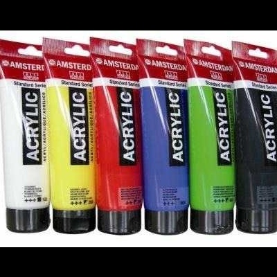 Tinta acrílica AMSTERDAM em seis tubos coloridos alinhados.