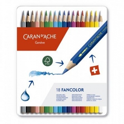 Estojo metálico com 18 lápis de cor Caran d'Ache de várias cores e embalagem branca com detalhes vermelhos e azuis