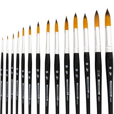 Conjunto de pincéis de pintura com cabos pretos e cerdas amarelas