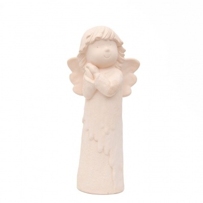 Anjo decorativo de cerâmica bege claro sobre fundo branco