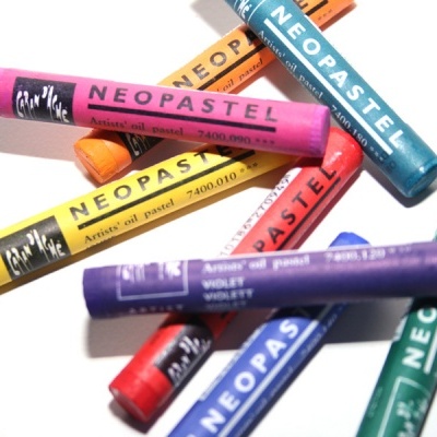 Pastéis coloridos NEOPASTEL e NEOPAST sobre fundo branco