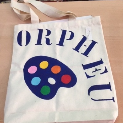 Saco de tecido branco com paleta colorida e texto ORPHEU