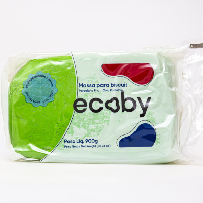 Pacote de massa para biscuit verde embalado em plástico transparente
