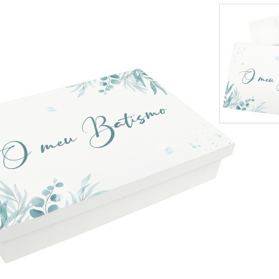 Caixa branca decorada para batismo com texto e padrão de folhas