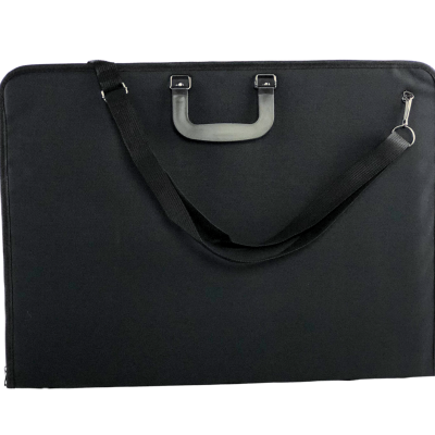 Pasta preta retangular com alça rígida e alça de ombro ajustável