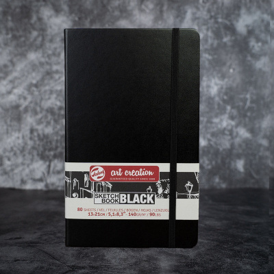 Caderno de esboços preto Talens Art Creation com etiqueta branca e elástico