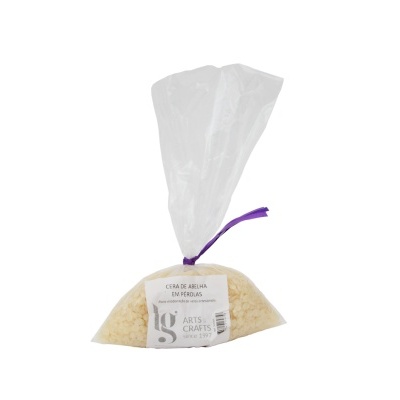 Pacote plástico translúcido com granulado bege claro e etiqueta