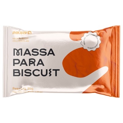 Pacote de massa para biscoito branco e laranja com texto e selo na embalagem