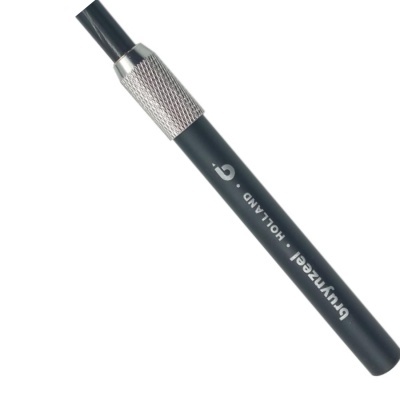 Porta-minas preto com punho metálico e inscrições brancas Bürstenzeit HOLLAND