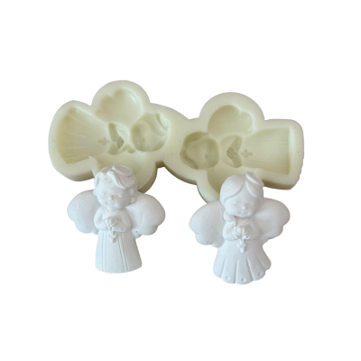 Molde de silicone e figuras brancas de anjinhos em oração