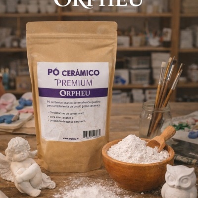 Saco de pó cerâmico premium Orpheu com tigela de pó branco, anjo e coruja em mesa de madeira
