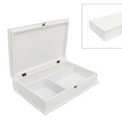 Caixa organizadora branca de madeira com divisórias e fecho metálico.