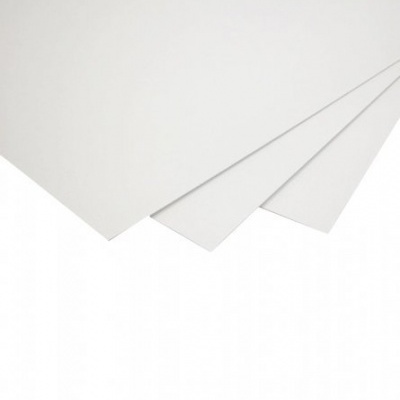 Folhas brancas de papel empilhadas