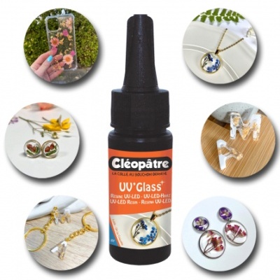 Frasco de cola UV Glass+ rodeado por imagens de jóias de resina com flores secas