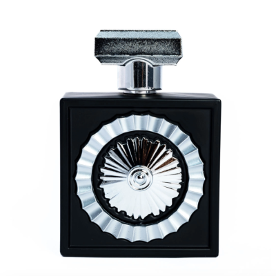 Frasco de perfume preto com tampa e decoração prateada circular