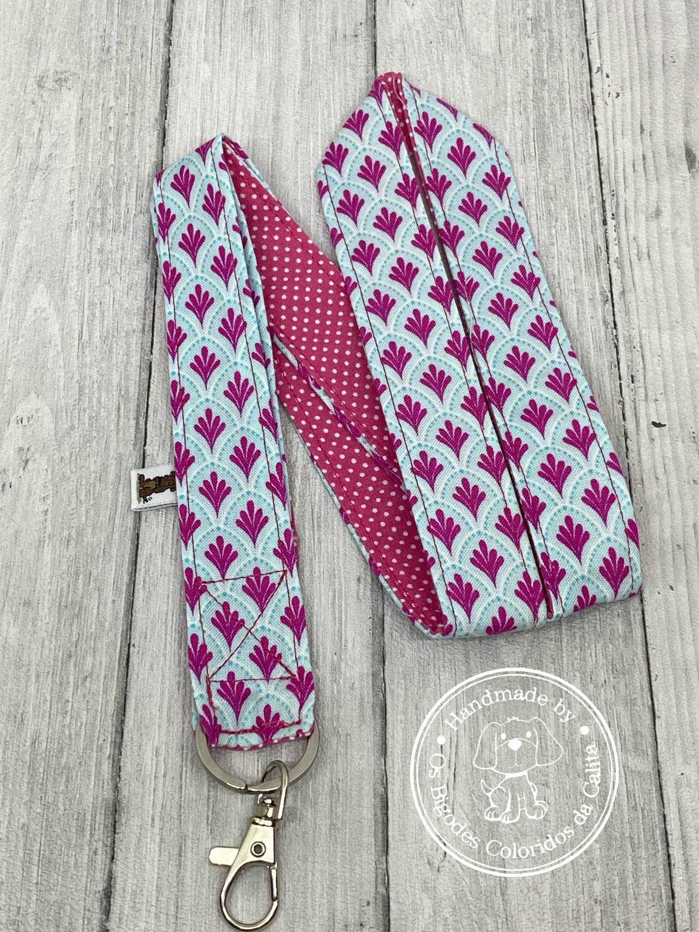 Porta-chaves Fita Comprida Flores Rosa Vivo