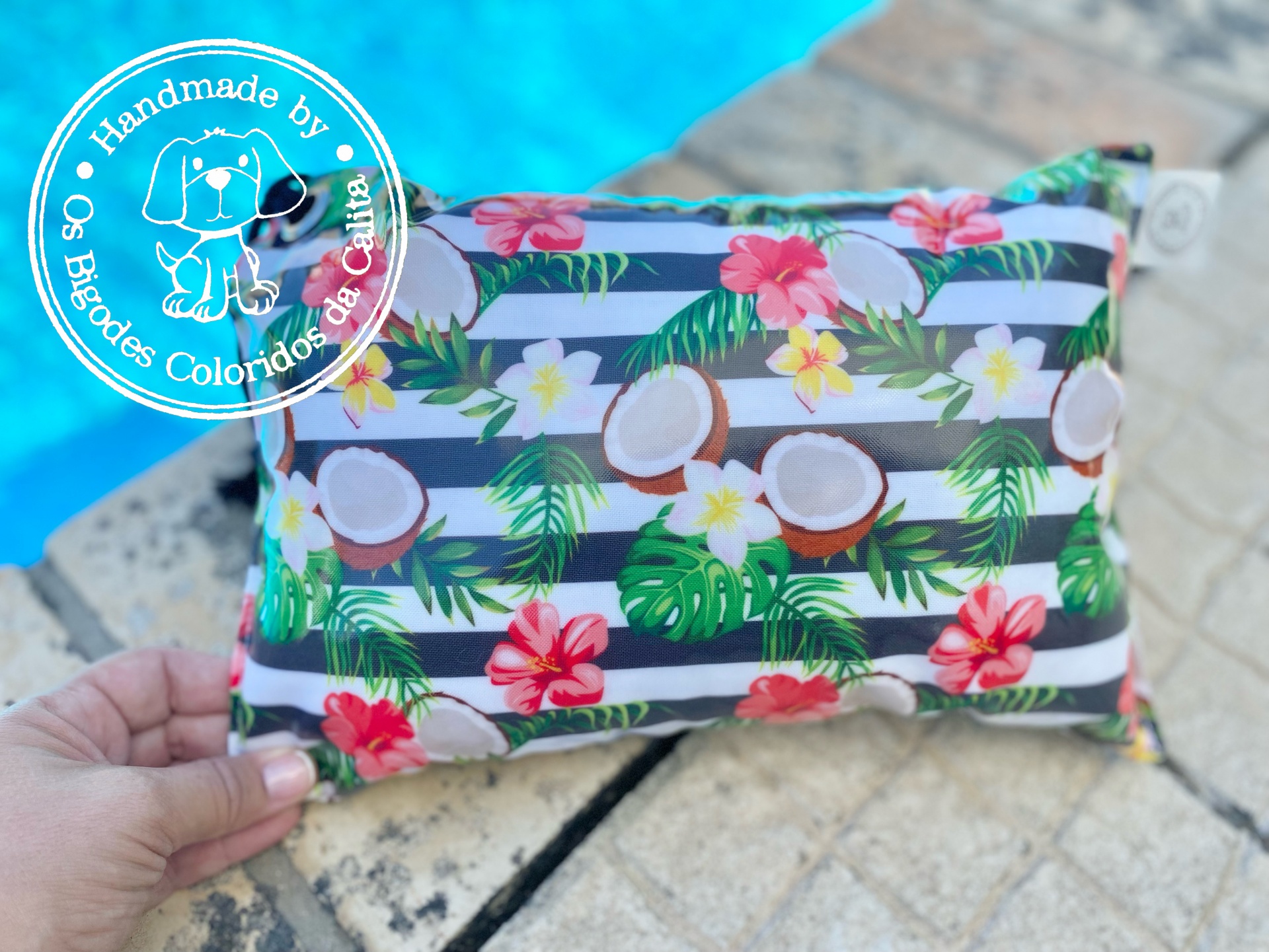 Almofada de Praia Cocos Riscas Pretas