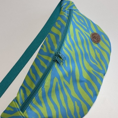 BumBag Zebra Verde e Azul