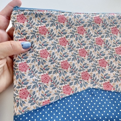 Bolsa de Mão Flores Tilda Azul