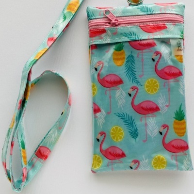 Bolsa com padrão de flamingos, limões e abacaxis em fundo azul claro