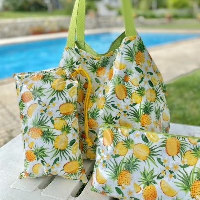 Necessaire Plastificada Grande Ananases Deliciosos