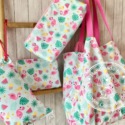 Necessaire Plastificada Grande Flamingos&Gelados