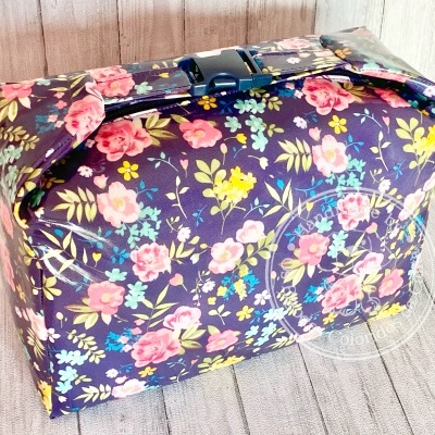 Lancheira Térmica com Mola Flores Fundo Escuro