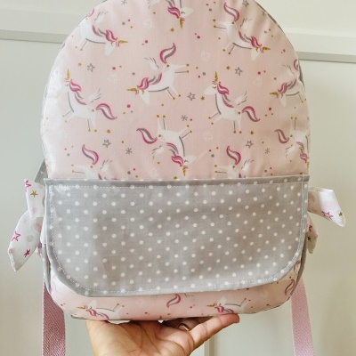 Mochila Unicórnios