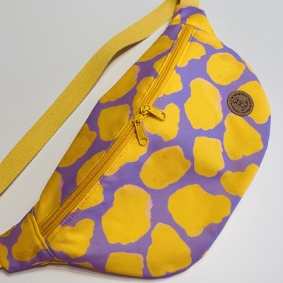 BumBag Vaca Amarelo e Lilás