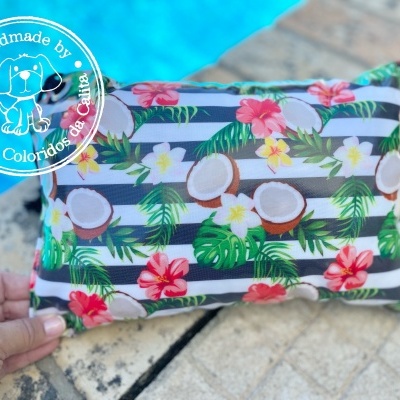 Almofada de Praia Cocos Riscas Pretas