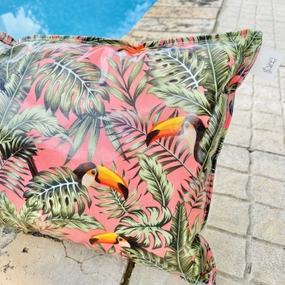 Almofada de Praia Tucanos Coral