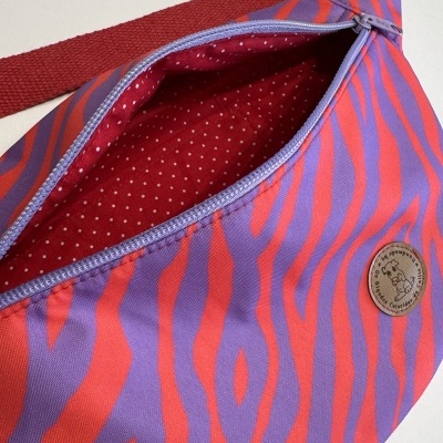 BumBag Zebra Vermelho e Lilas