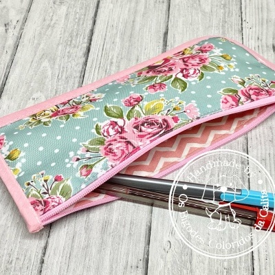 Estojo Meia-Lua BlueSky Flowers