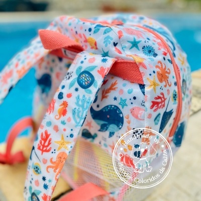 Mochila de Praia Fundo de Mar Colorido