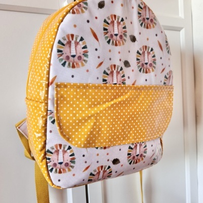 Mochila Leão em Amarelo