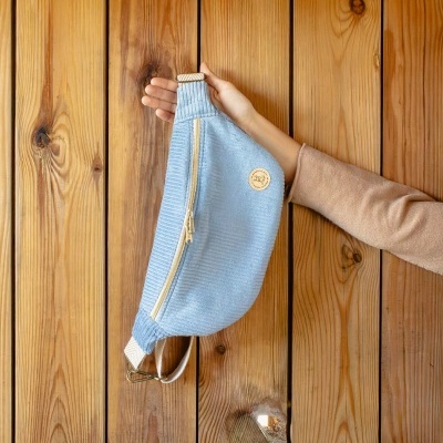 BumBag Bombazine Risca Larga Azul Claro