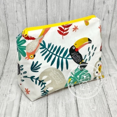 Necessaire Plastificada Pequena Selva