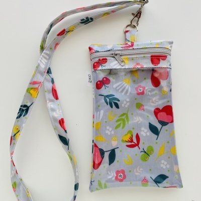 Bolsa Telemóvel Malmequeres Fundo Cinza