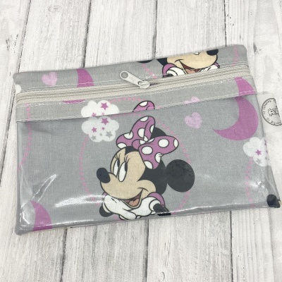 Estojo cinzento com padrão Minnie Mouse e fecho