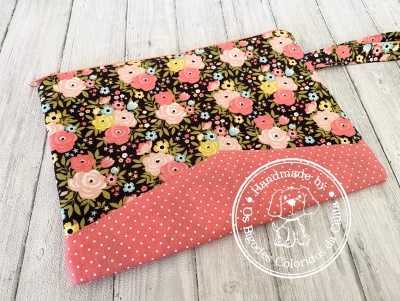 Bolsa nécessaire floral colorida em tecido com bolsa de bolinhas