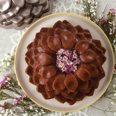 Forma Nordic Ware Blossom Bundt