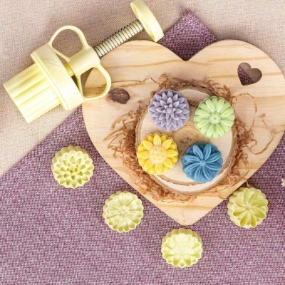 Molde Ejetor Brigadeiro Flores Pétalas