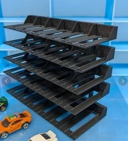 Expositor preto em plástico para carrinhos em miniatura com cinco níveis